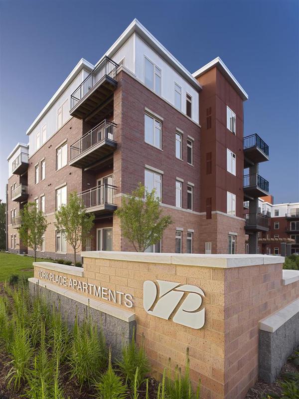 Execustay At York Place Apts 伊代纳 外观 照片